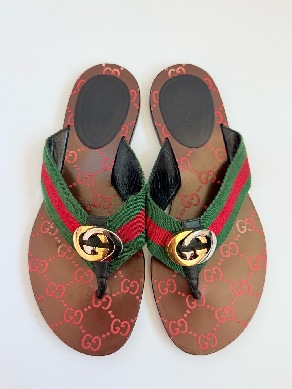 Gucci Interlocking GG Web Kika Thong Sandals 38 Green Red Stripe Monogram